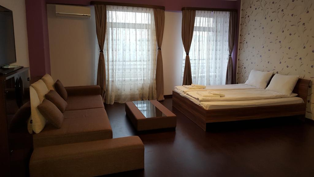 Sunlight Studio Apartment Орадеа Екстериор снимка