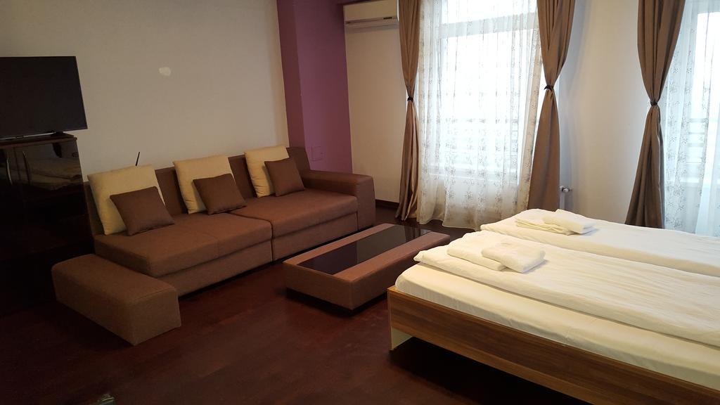Sunlight Studio Apartment Орадеа Екстериор снимка