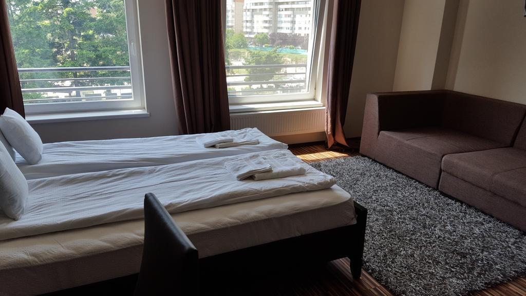 Sunlight Studio Apartment Орадеа Екстериор снимка