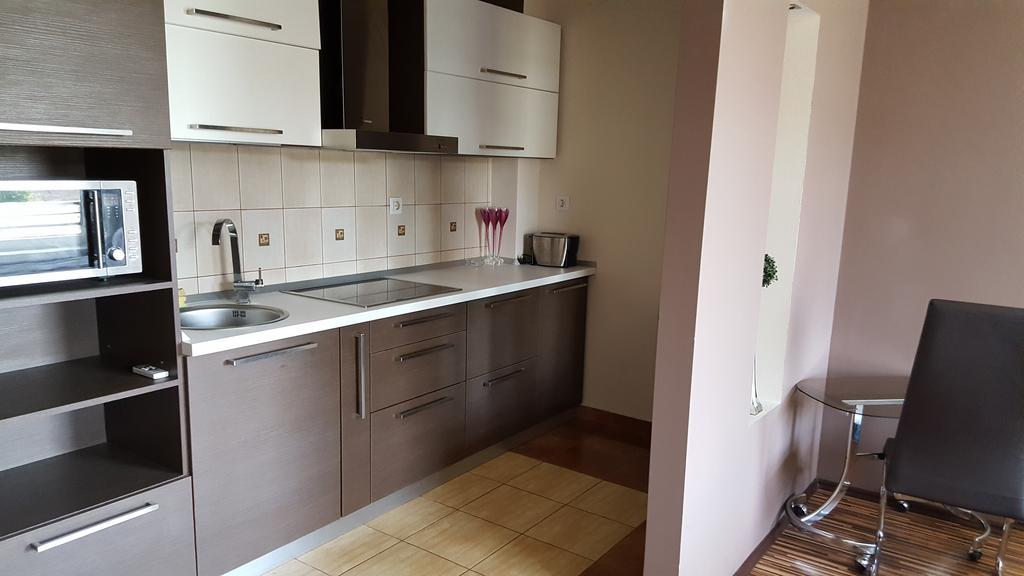 Sunlight Studio Apartment Орадеа Екстериор снимка